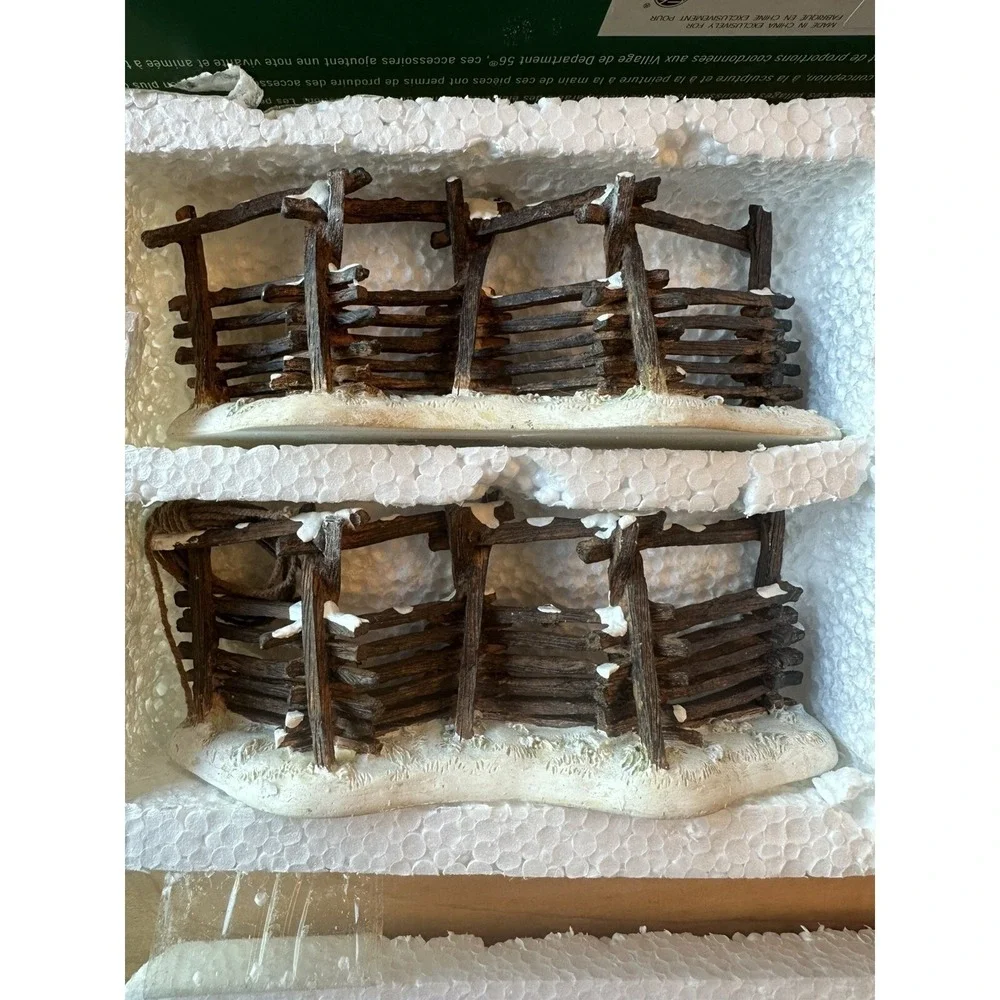Department 56 Dickens Village Accessories VILLAGE CORRAL FENCE 4 Piece New‎
